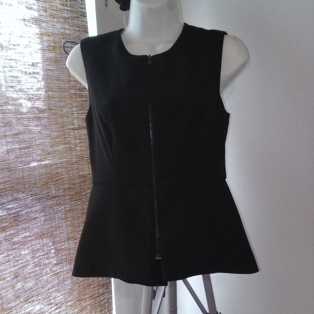 Maxazria Black Sleeveless Zipper Top Vest